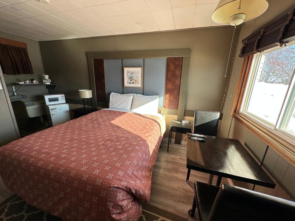 Pinecrest Motel Nipigon Eksteriør billede