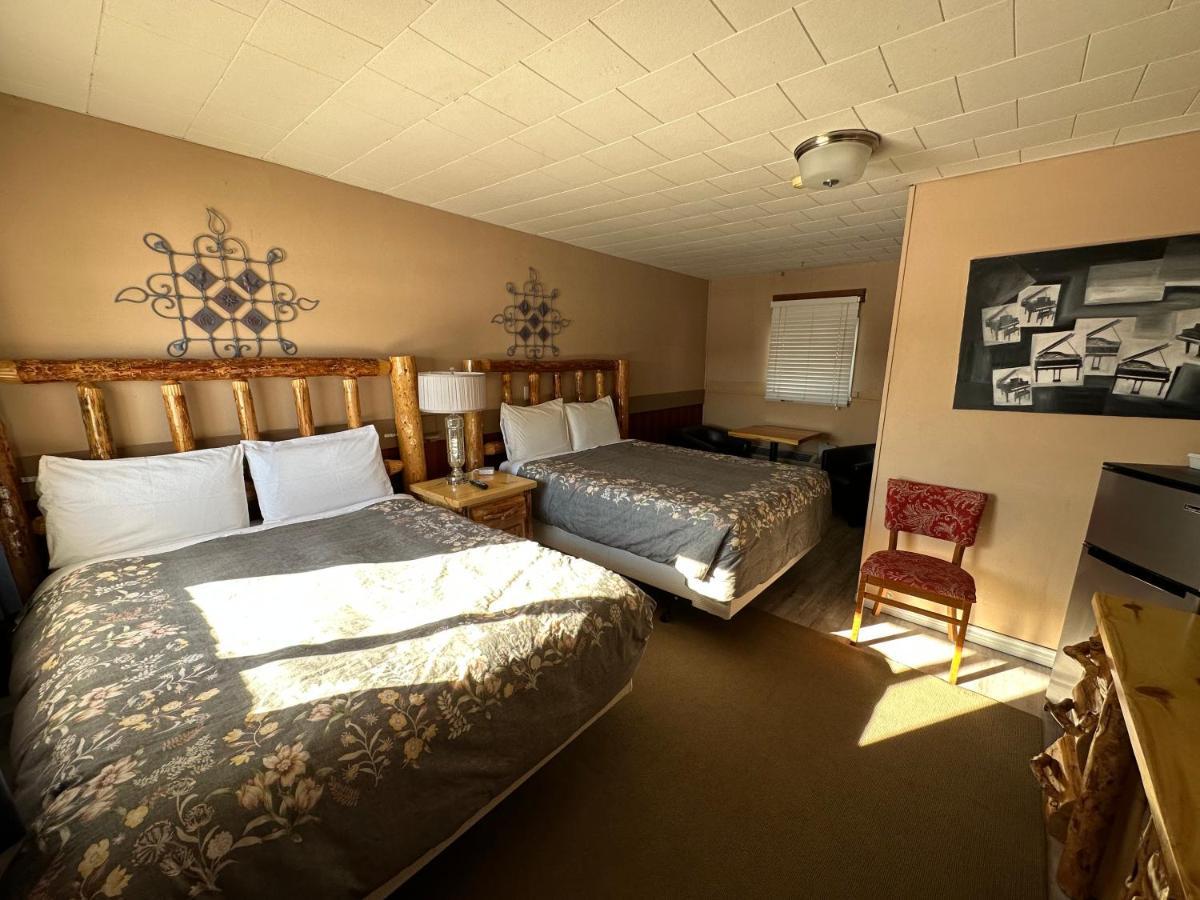 Pinecrest Motel Nipigon Eksteriør billede