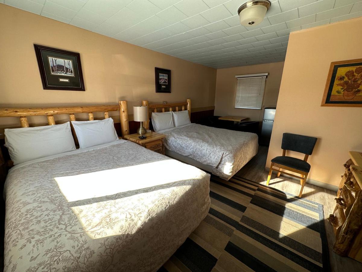 Pinecrest Motel Nipigon Eksteriør billede